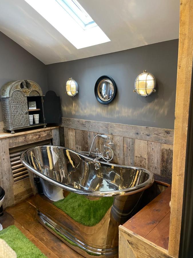 The Cocktail Lounge At Cheshire Boutique Bathhouse Appartement Nantwich Buitenkant foto