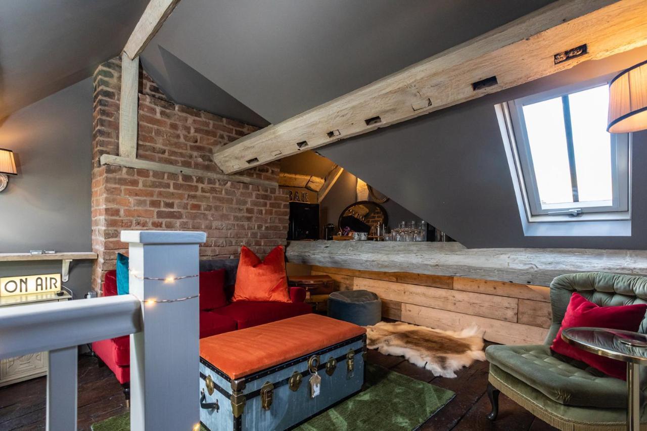 The Cocktail Lounge At Cheshire Boutique Bathhouse Appartement Nantwich Buitenkant foto